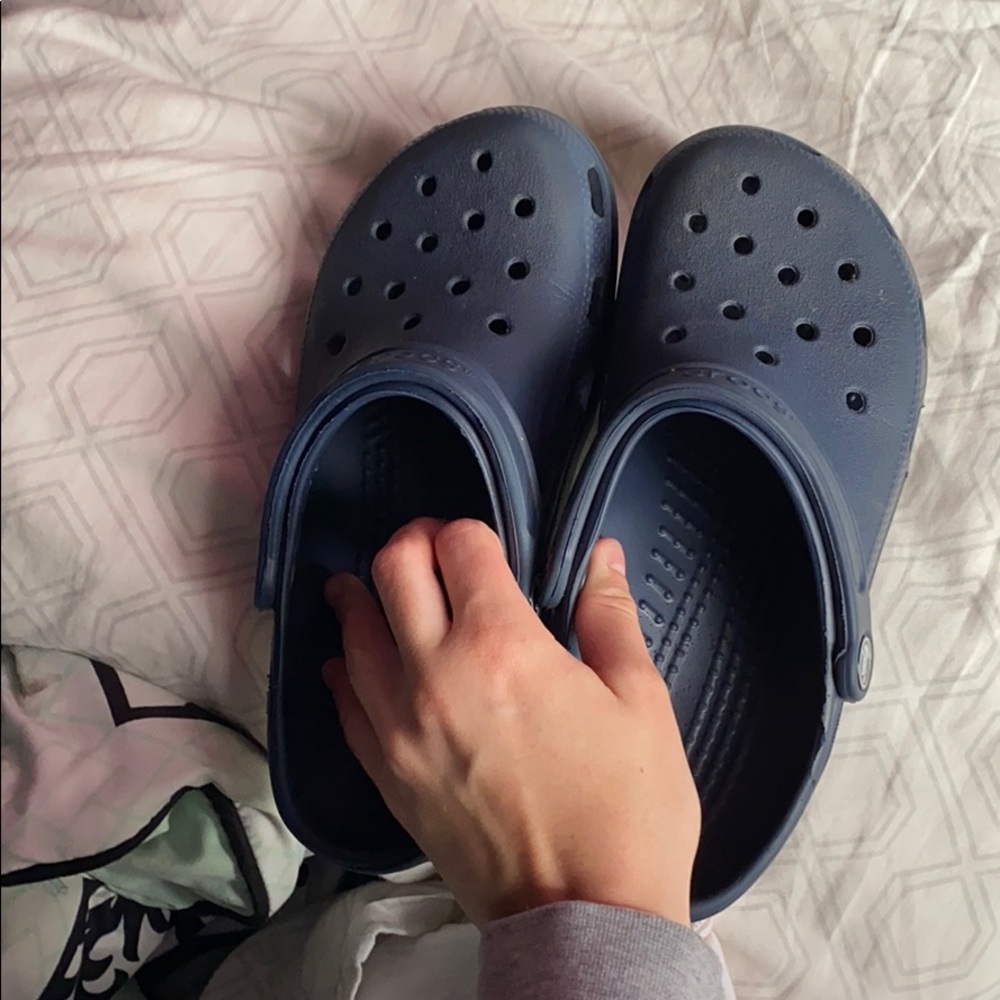 navy blue crocs
